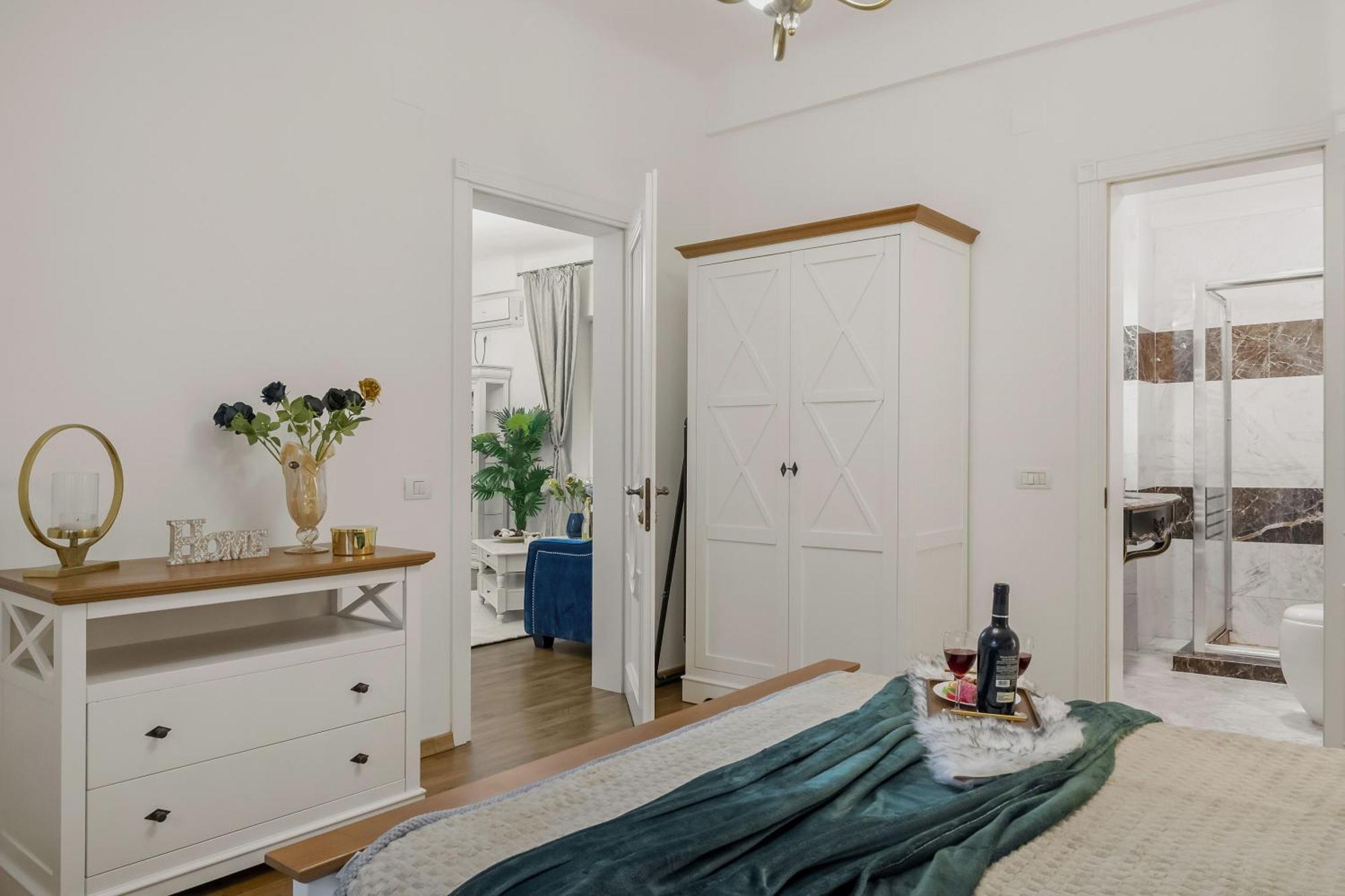 Sweet Luxury Three Rooms Apartment City Center Universitate Бухарест Экстерьер фото