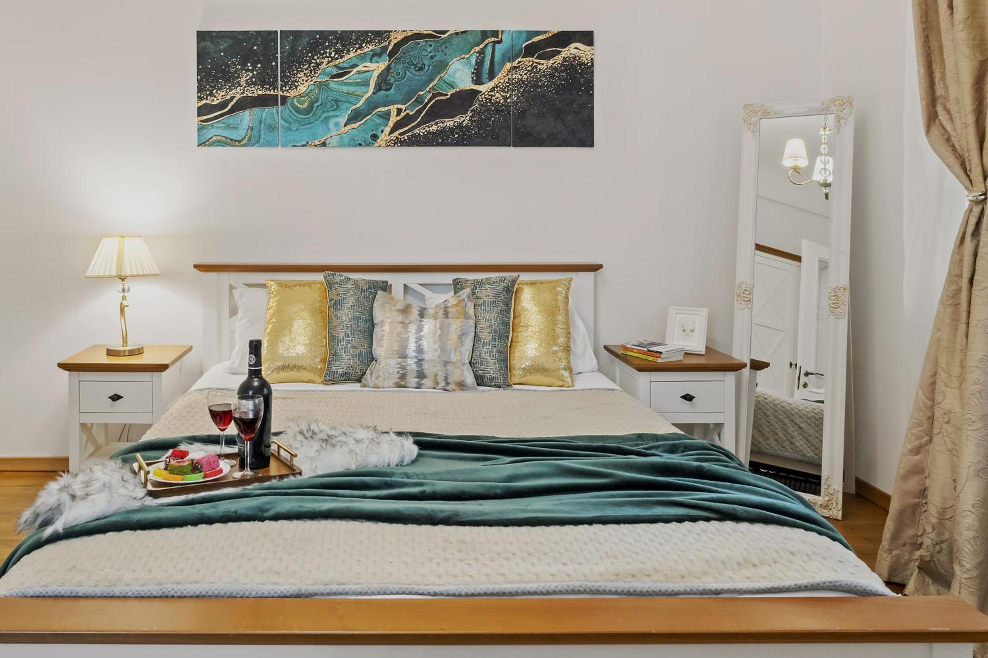 Sweet Luxury Three Rooms Apartment City Center Universitate Бухарест Экстерьер фото