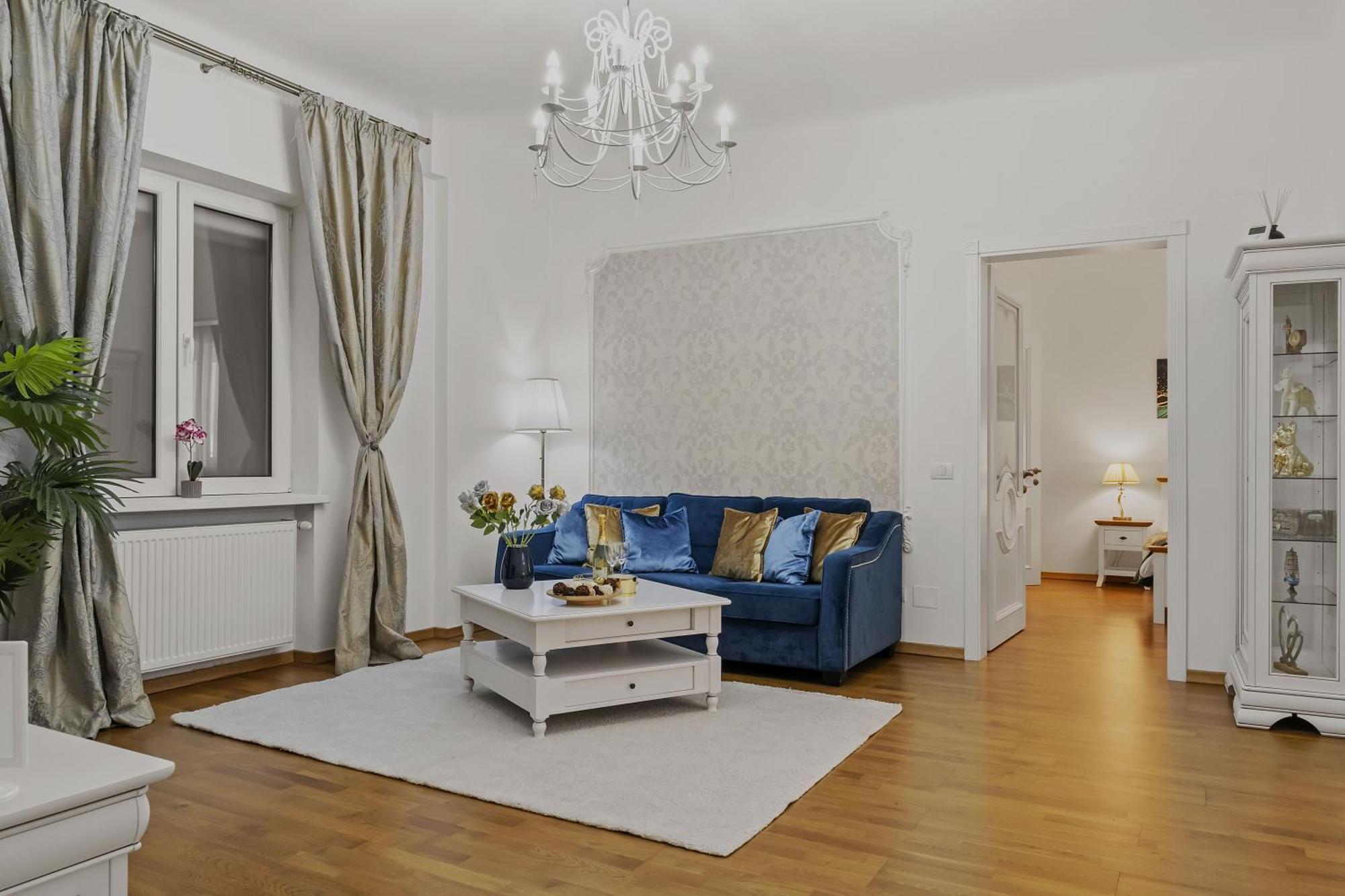 Sweet Luxury Three Rooms Apartment City Center Universitate Бухарест Экстерьер фото