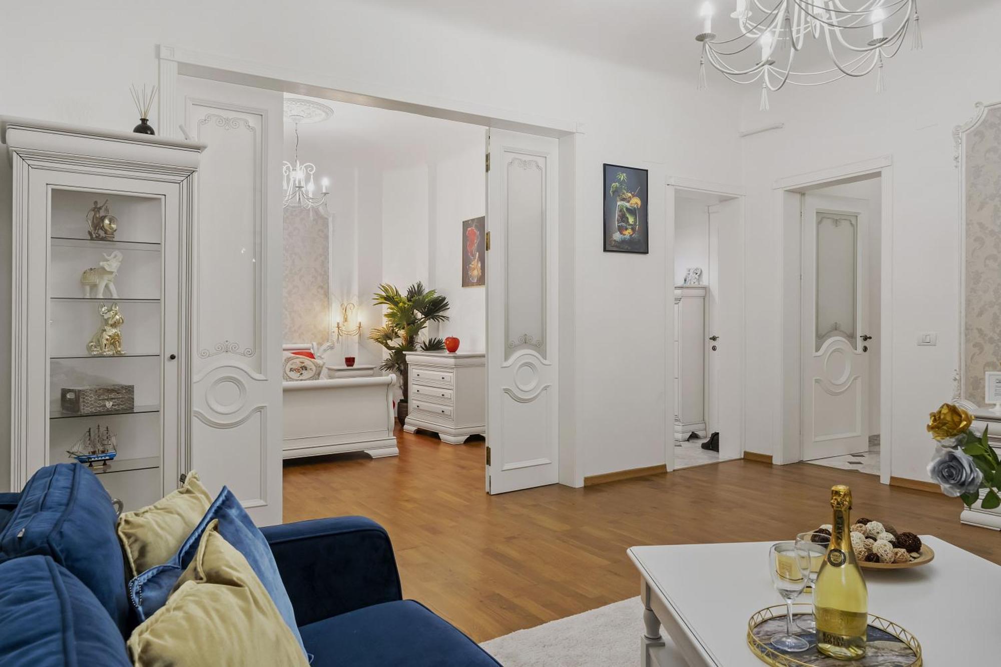 Sweet Luxury Three Rooms Apartment City Center Universitate Бухарест Экстерьер фото